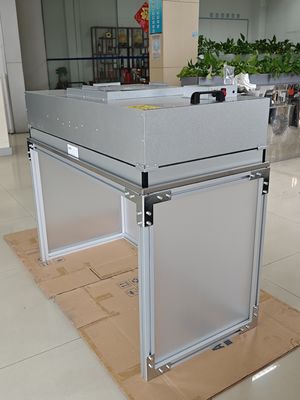 Permukaan kerja baja tahan karat Laminar Flow Hood Aliran udara vertikal untuk area kerja yang steril