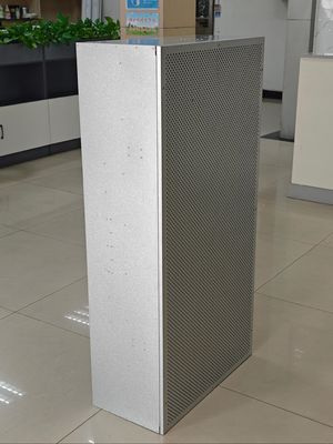 Hood aliran laminar profesional dengan tingkat pemurnian 100 peringkat ISO14644-1 standar dan efisiensi filter ≥ 99,99%